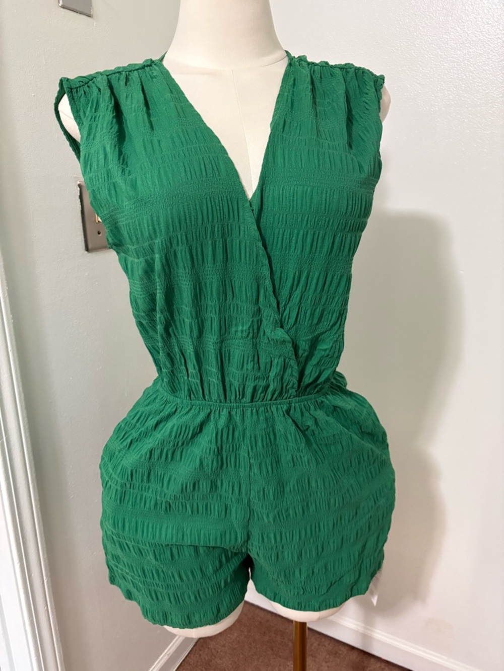 Cupshe Green Textured V-Neck Sleeveless Romper